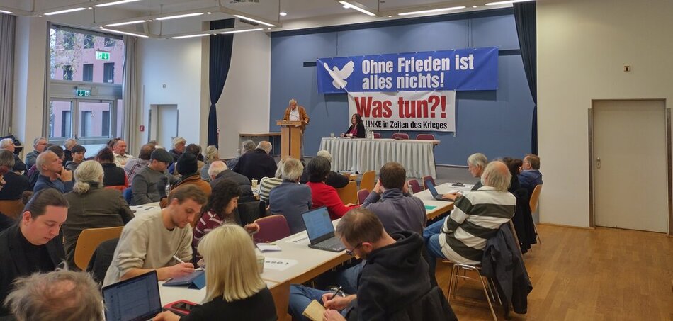 Viele Teilnehmer sind in den letzten Wochen aus der Linkspartei ausgetreten (Frankfurt am Main, 2.12.2023)